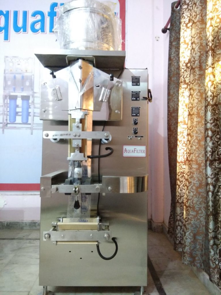 pouch packing machine